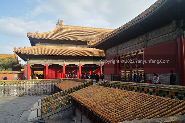 北京故宫是哪个朝代建的？