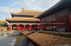 北京故宫是哪个朝代建的？